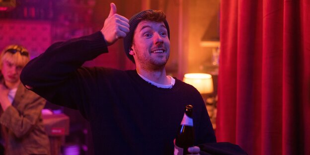 Szene aus einer TV-Serie. Szene aus einer TV-Serie.