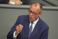 Merz stellt Reform in Aussicht: Zarte Bewegung bei der Schuldenbremse