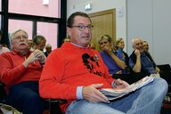 Kai Diekmann zu Konny Gellenbeck: „Schwa …mm drüber“