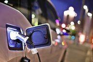 E-Auto-Absatz steigt, aber nicht genug: Herstellern drohen Milliardenstrafen