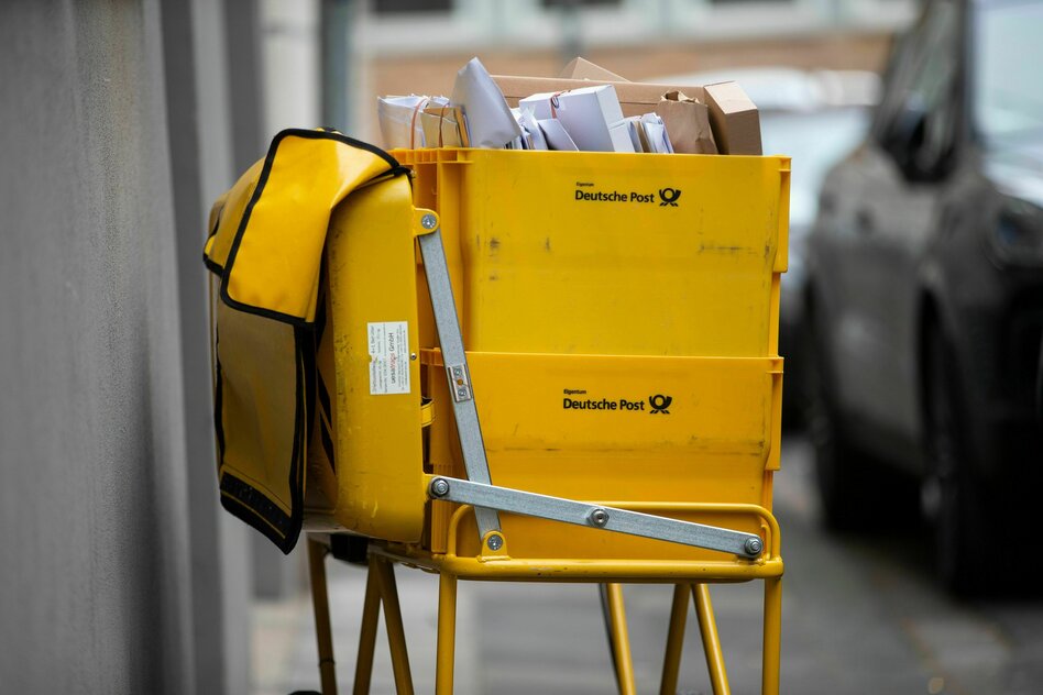 Sparprogramm bei der Deutschen Post: Nach Lohnerhöhung streicht DHL 8.000 Stellen