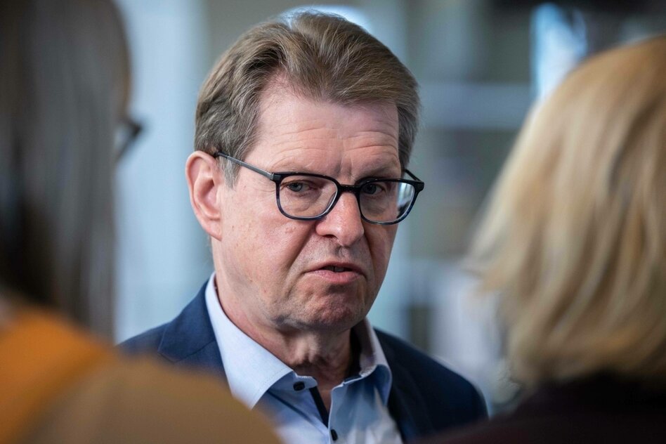 Petersburger Dialog im Geheimen: Stegner verteidigt Gesprächskontakte nach Russland