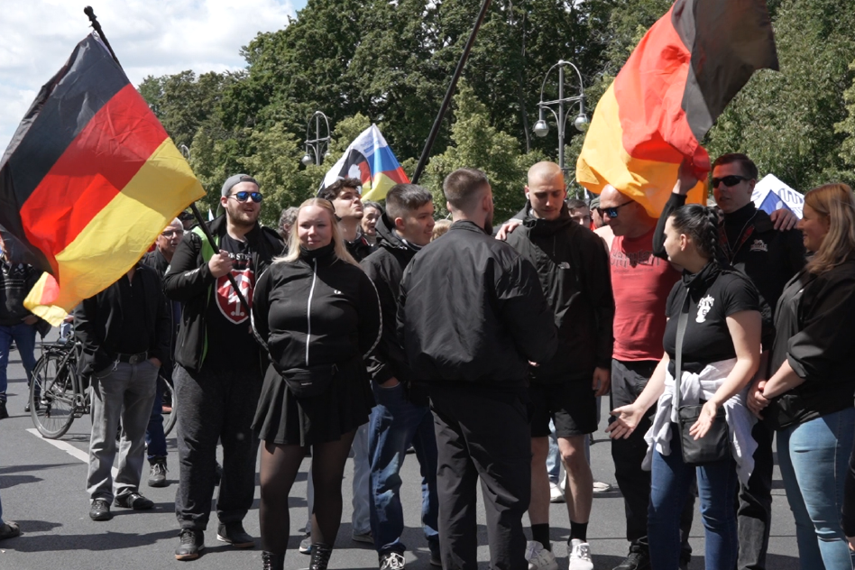 Rechtsextreme und Querfront: Extrem rechte Querfront-Demo