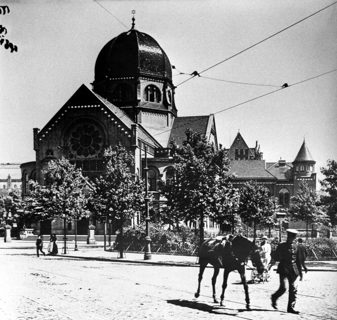 Historischen aufnahme der Synagoge am Bornplatz in Hamburg.