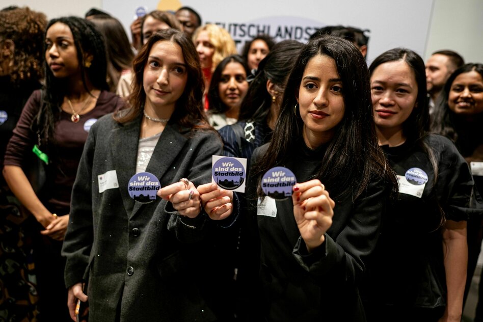 Eklat bei Preisverleihung: Bei Merz’ Rede verlassen die Gäste den Saal