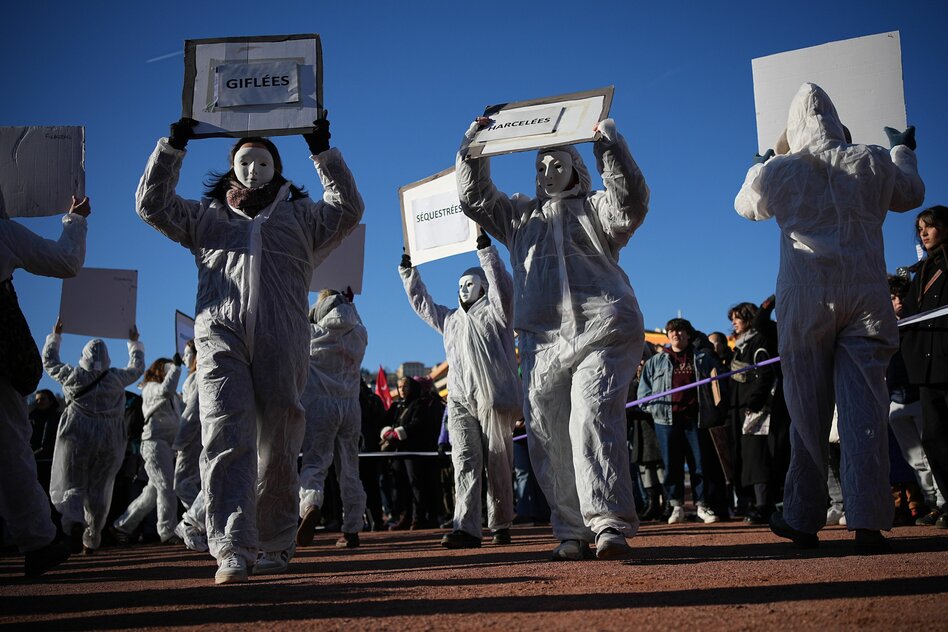 Femizide in Frankreich: Tausende Menschen protestieren gegen Gewalt an Frauen
