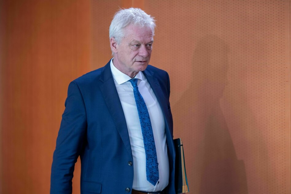 Forderung von Beratern des Ministeriums: Agrarminister soll mehr gegen Risiken durch Pestizide tun