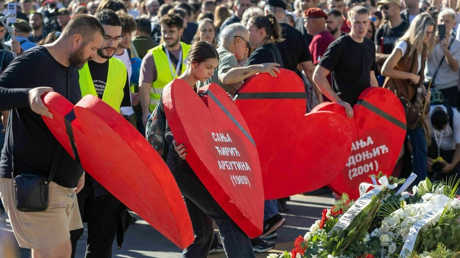 Novi Sad: Geballte Wut unter der Totenstille