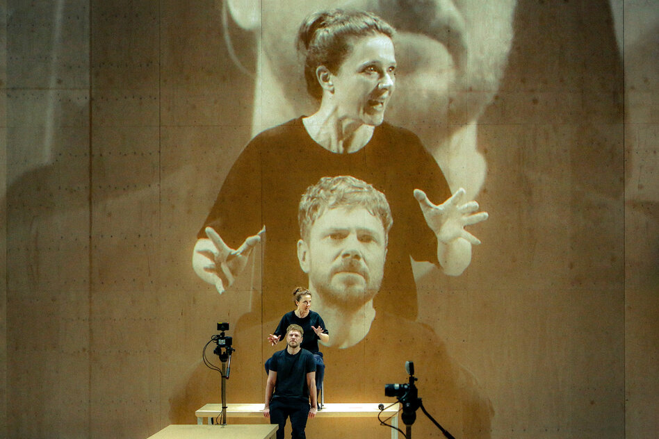 Theaterstück über islamistischen Terror: Wir stürzen und sind nicht mehr von dieser Welt