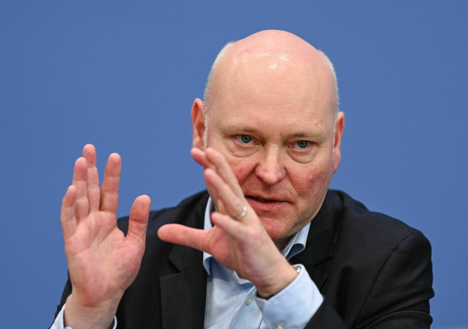 Deutschlands Wirtschaftskrise: Wirtschaftsweiser gegen schnellere Steuersenkung für Firmen