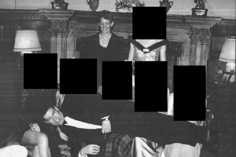 Epstein-Akten: Fotos von Trump wieder online