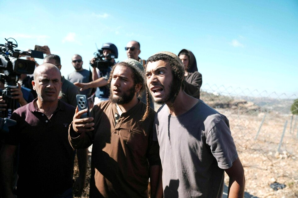 Gewalt im Westjordanland: Siedler greifen Aktivist*innen an