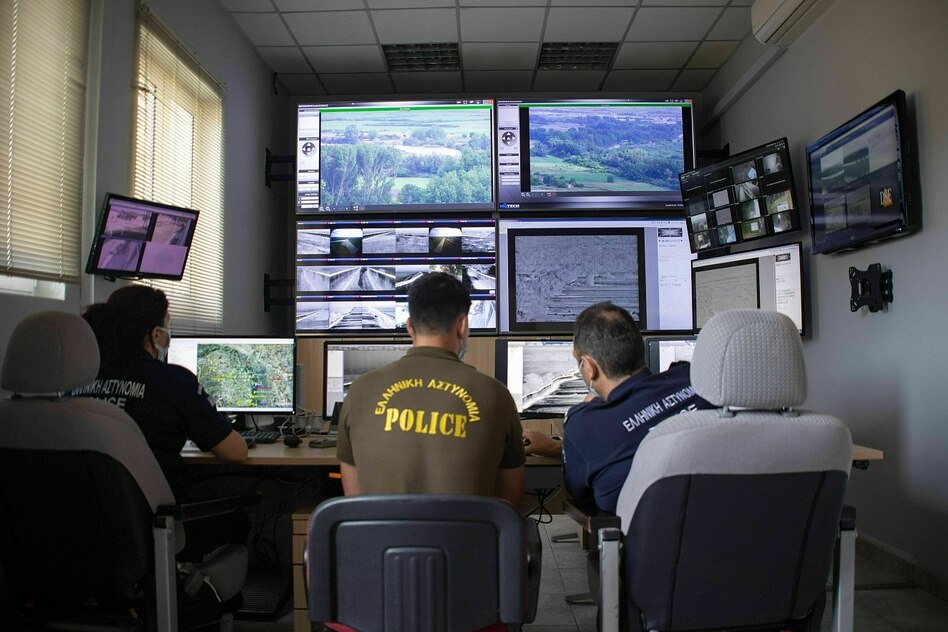 Milliarden Euro gegen Migration: KI an der Grenze