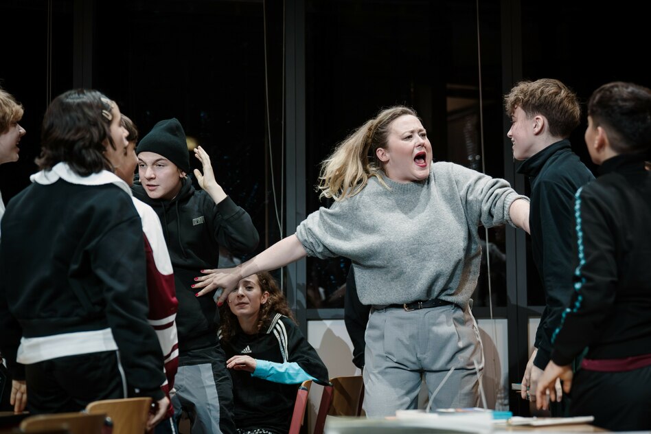 Theateradaption von „Das Lehrerzimmer“: Paukerdämmerung