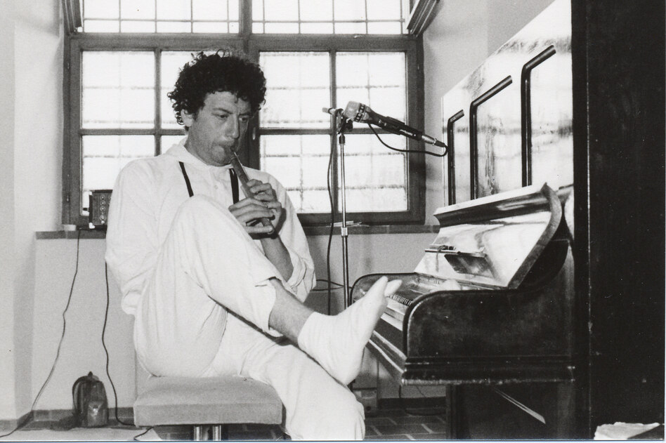 Chilenischer Musiker Álvaro ist tot: Der Mann mit der singenden Nase