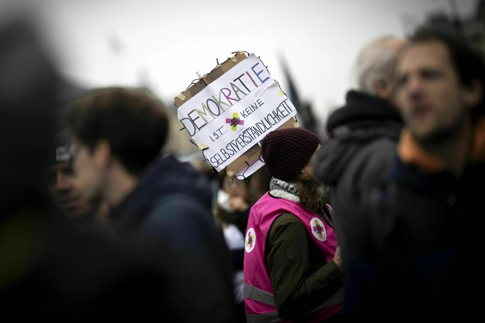 Dämonen der Demokratie: Der Feind in deinem Bett