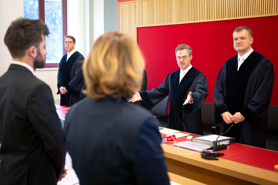 Bremer V-Mann-Skandal: Mitglied des Landesverfassungsgerichts tritt zurück