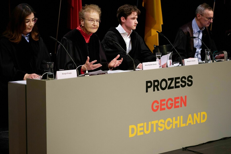 Politisches Theater: Ohne Dabeisein ist alles nichts