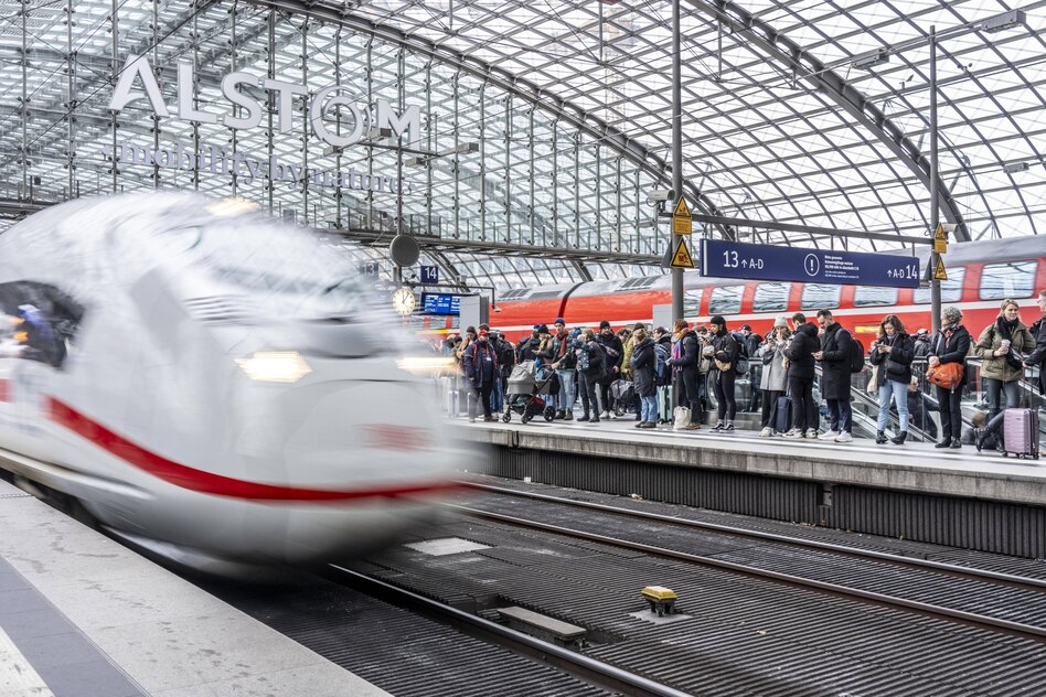 Bahn-Bilanz für 2025: Milliardenverlust trotz Fahrgastrekord