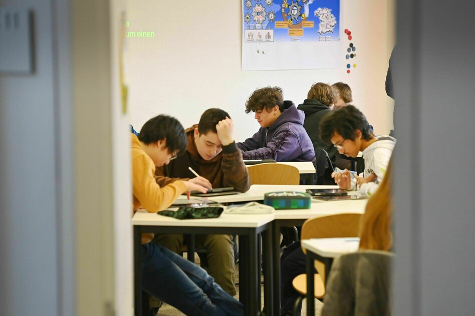 Mentale Gesundheit von Schü­le­r:innen: Pauken und Schnauze halten