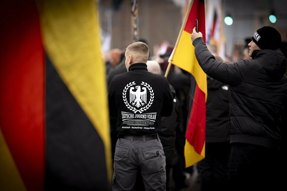 Jungnazis: Razzien reichen nicht