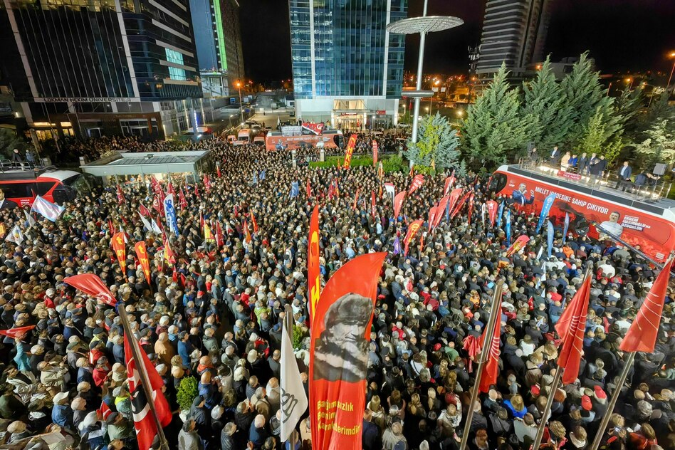 Opposition in der Türkei: 13 Mitglieder der CHP festgenommen