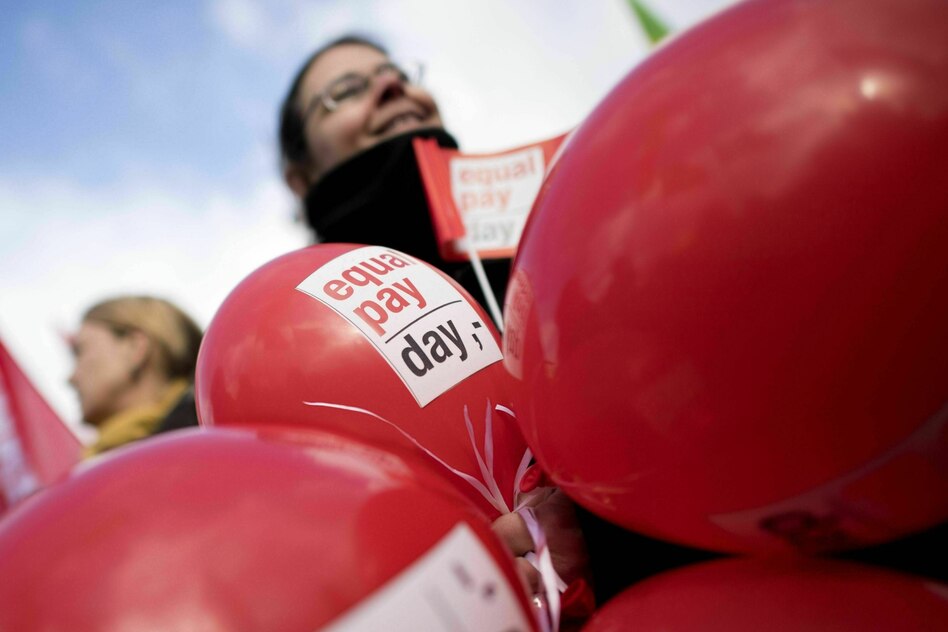 Entgelttransparenz: Bundesregierung verzögert bei Equal Pay