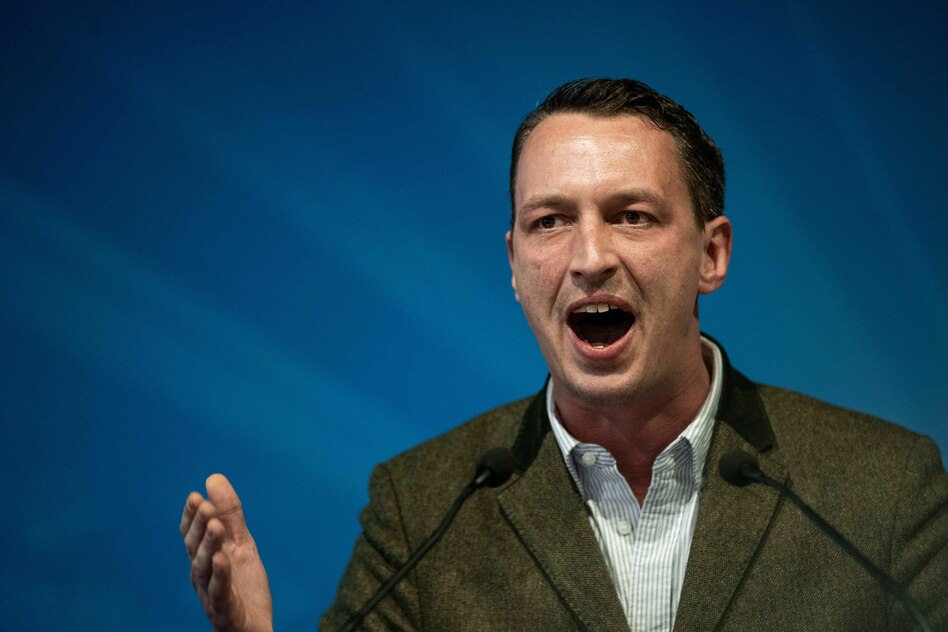 Matthias Helferich bleibt in AfD: Der freundliche Nationalsozialist