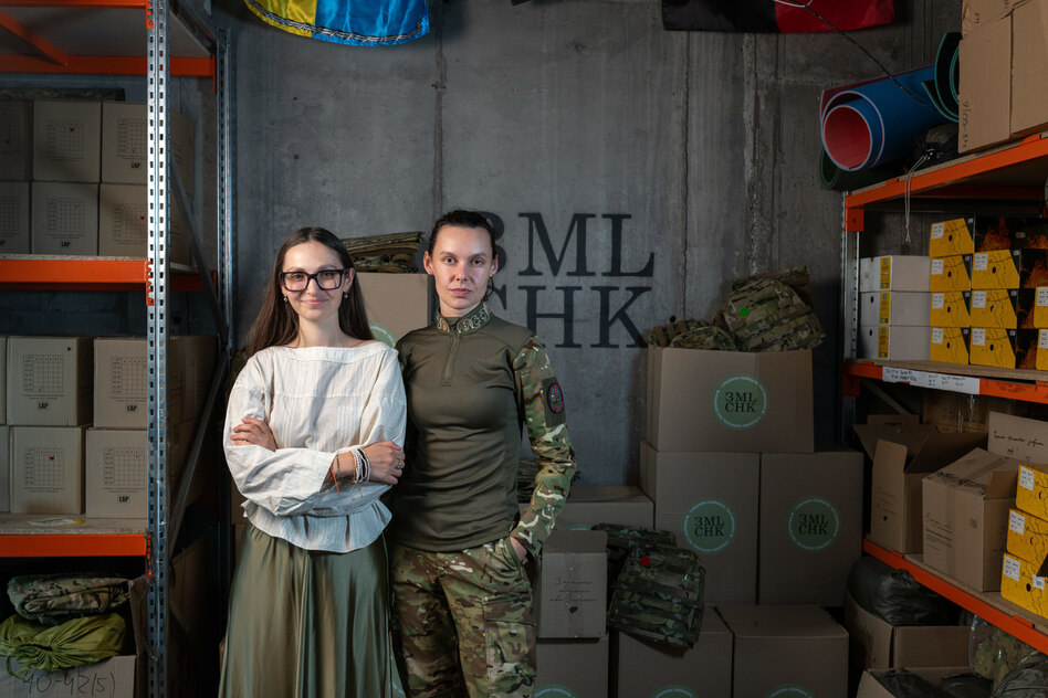 Armeekleidung für Frauen in der Ukraine: „Frauen sind keine kleinen Männer“